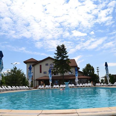 Afumaţi Hotel Doi Taurasi מראה חיצוני תמונה