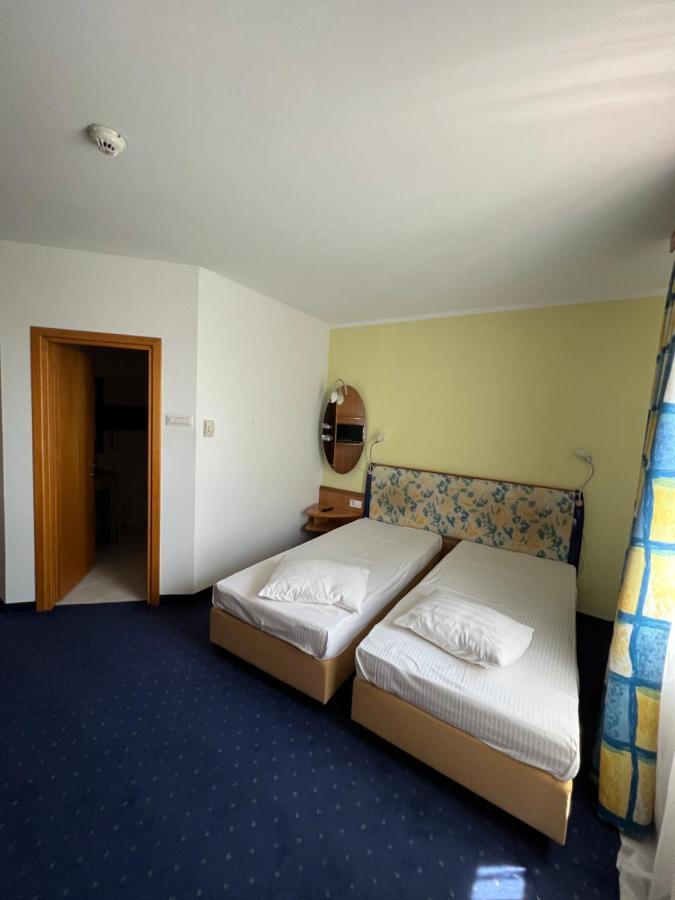 Afumaţi Hotel Doi Taurasi מראה חיצוני תמונה