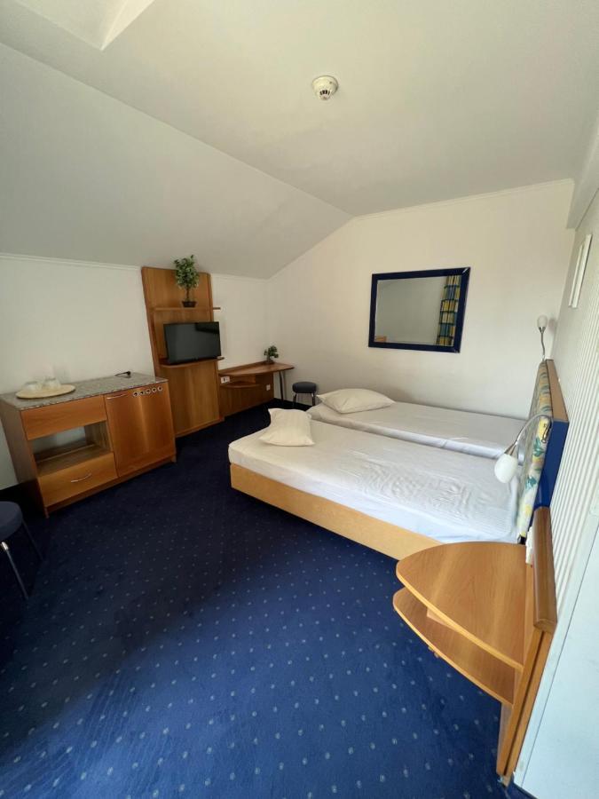 Afumaţi Hotel Doi Taurasi מראה חיצוני תמונה