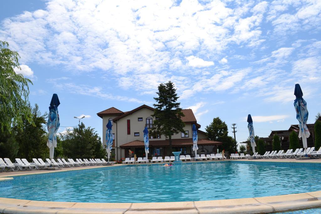 Afumaţi Hotel Doi Taurasi מראה חיצוני תמונה