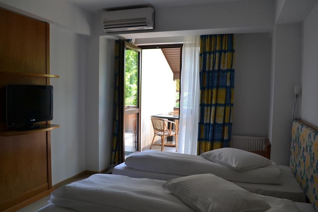 Afumaţi Hotel Doi Taurasi מראה חיצוני תמונה
