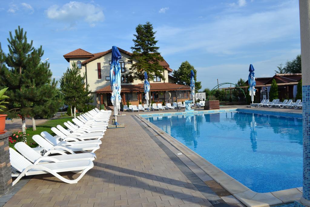 Afumaţi Hotel Doi Taurasi מראה חיצוני תמונה