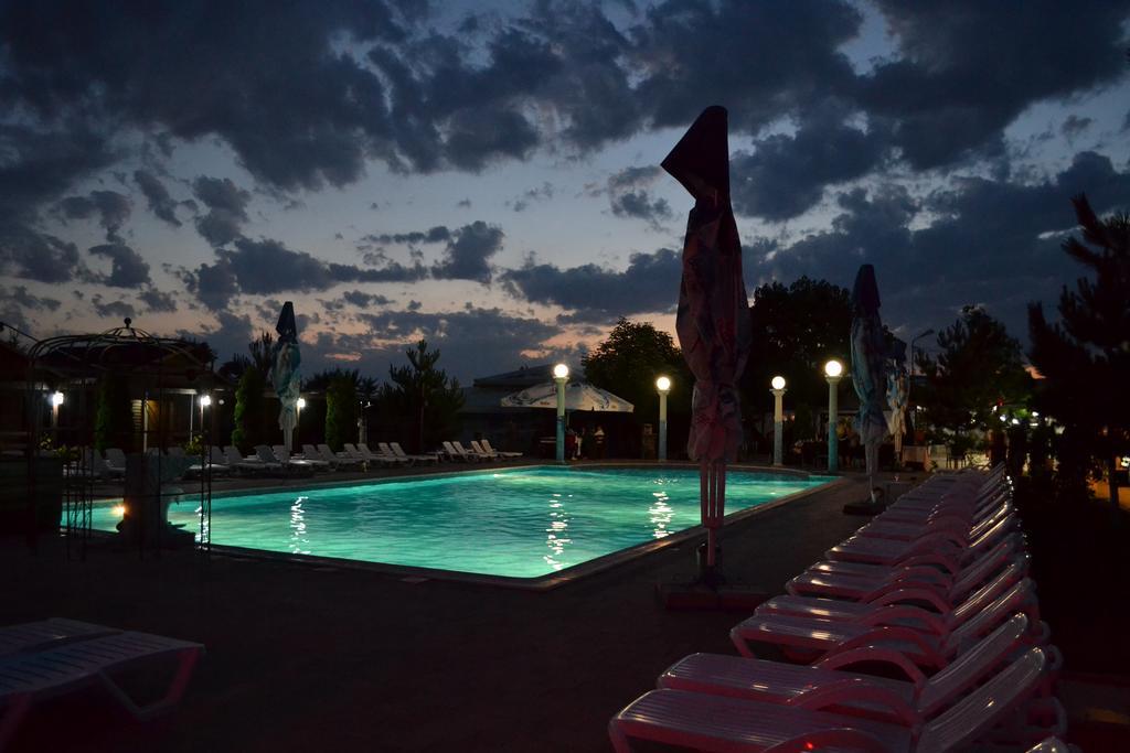 Afumaţi Hotel Doi Taurasi מראה חיצוני תמונה