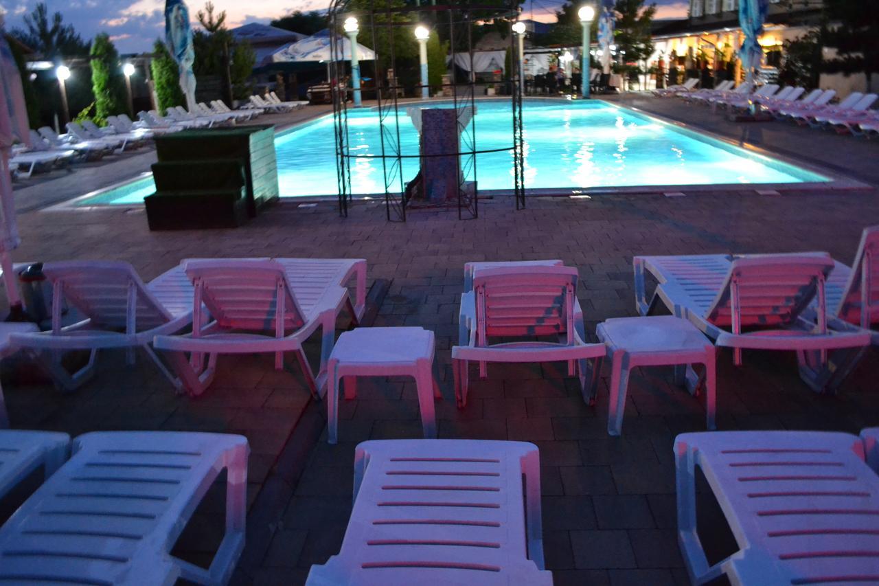 Afumaţi Hotel Doi Taurasi מראה חיצוני תמונה